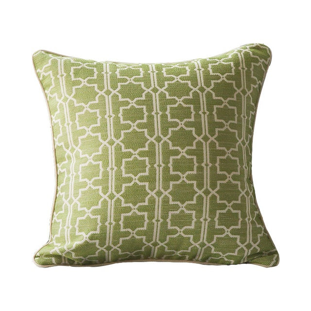 American-Style Throw Pillow – A Cozy Touch for Your Living Room