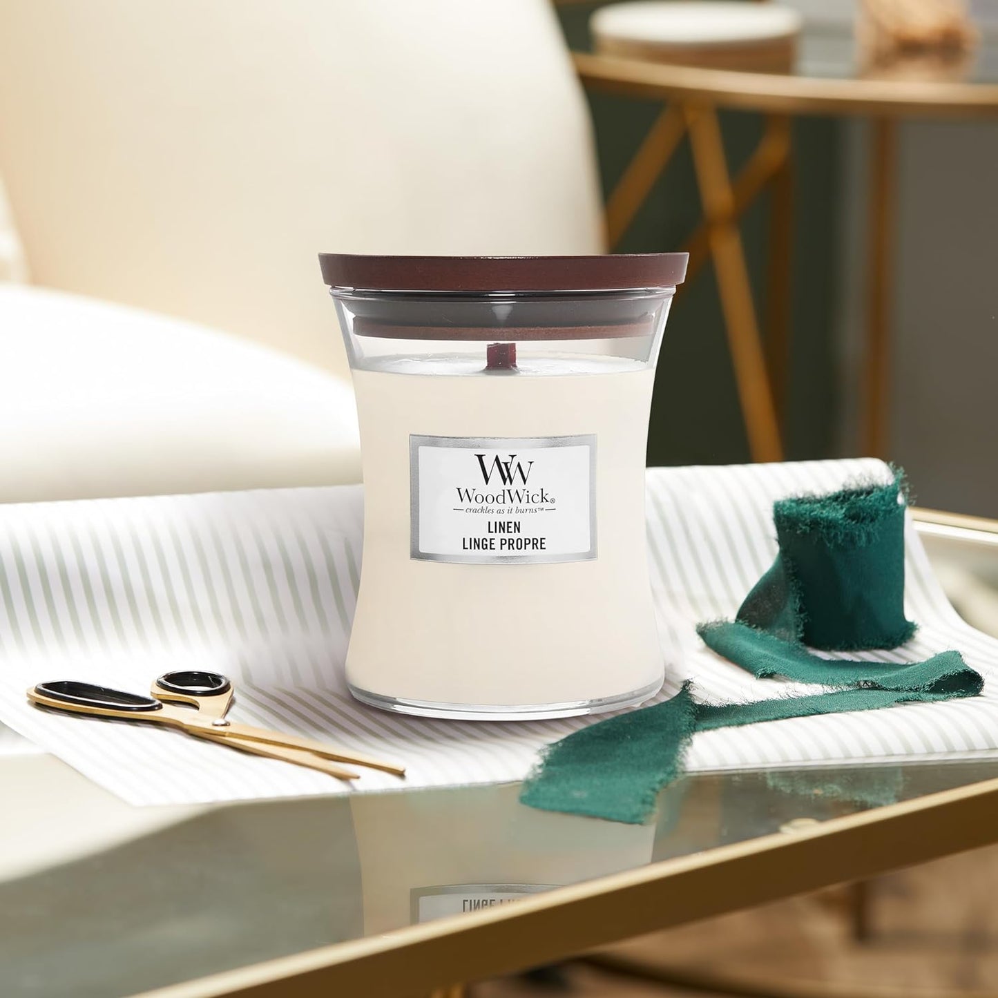 Medium Hourglass Scented Candle , Spiced Blackberry , with Crackling Wick , up to 60 Hours Burn Time